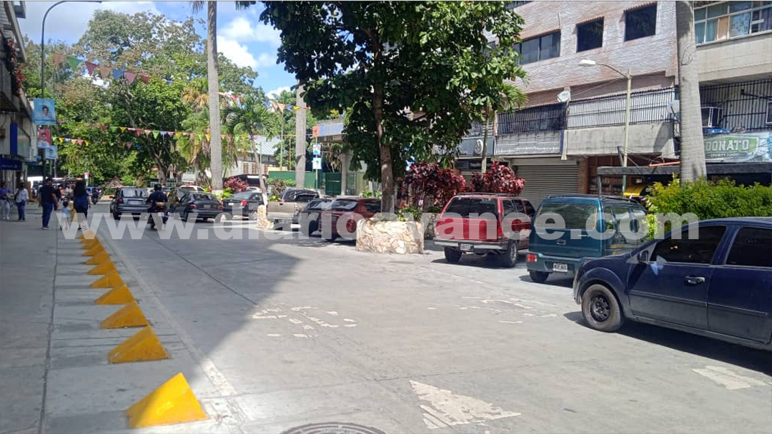 Hurtan carros a plena luz del día en la avenida Bermúdez