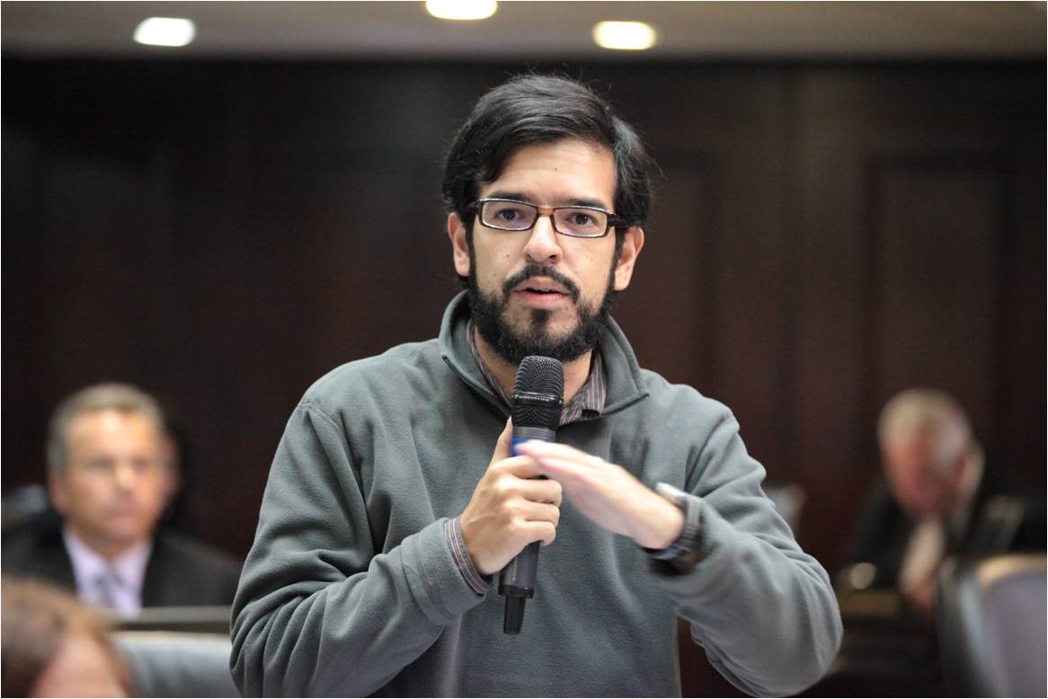 Miguel Pizarro advierte sobre peligros que enfrentan los migrantes venezolanos