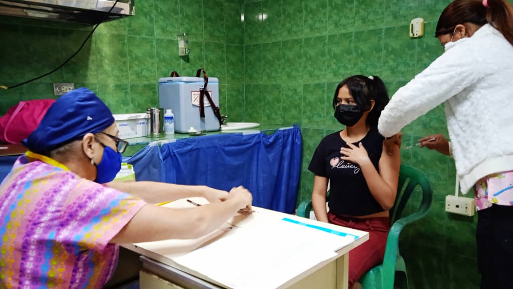 Aplican 40 vacunas diarias en CDI Villalobos