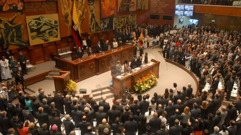 Ecuador tramita incluir la violación como causa legal de aborto