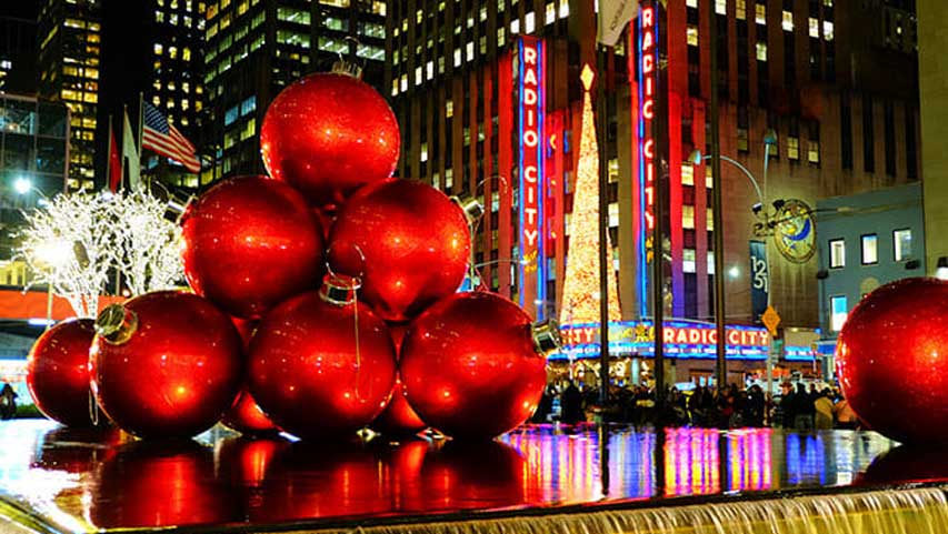 Nueva York mantiene fiestas de fin de año pese al Covid