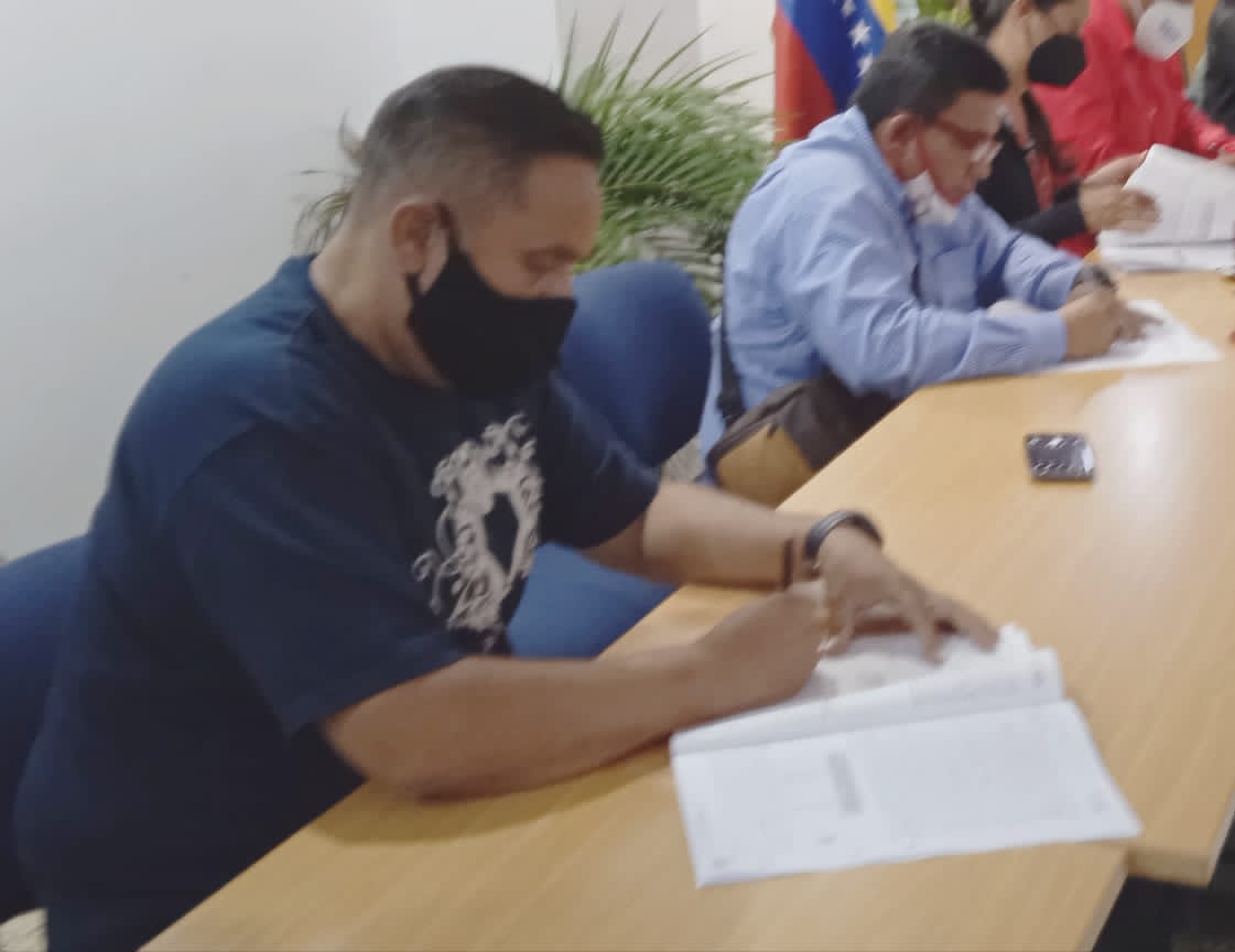 Logran mejoras salariales para 400 mil trabajadores de la salud