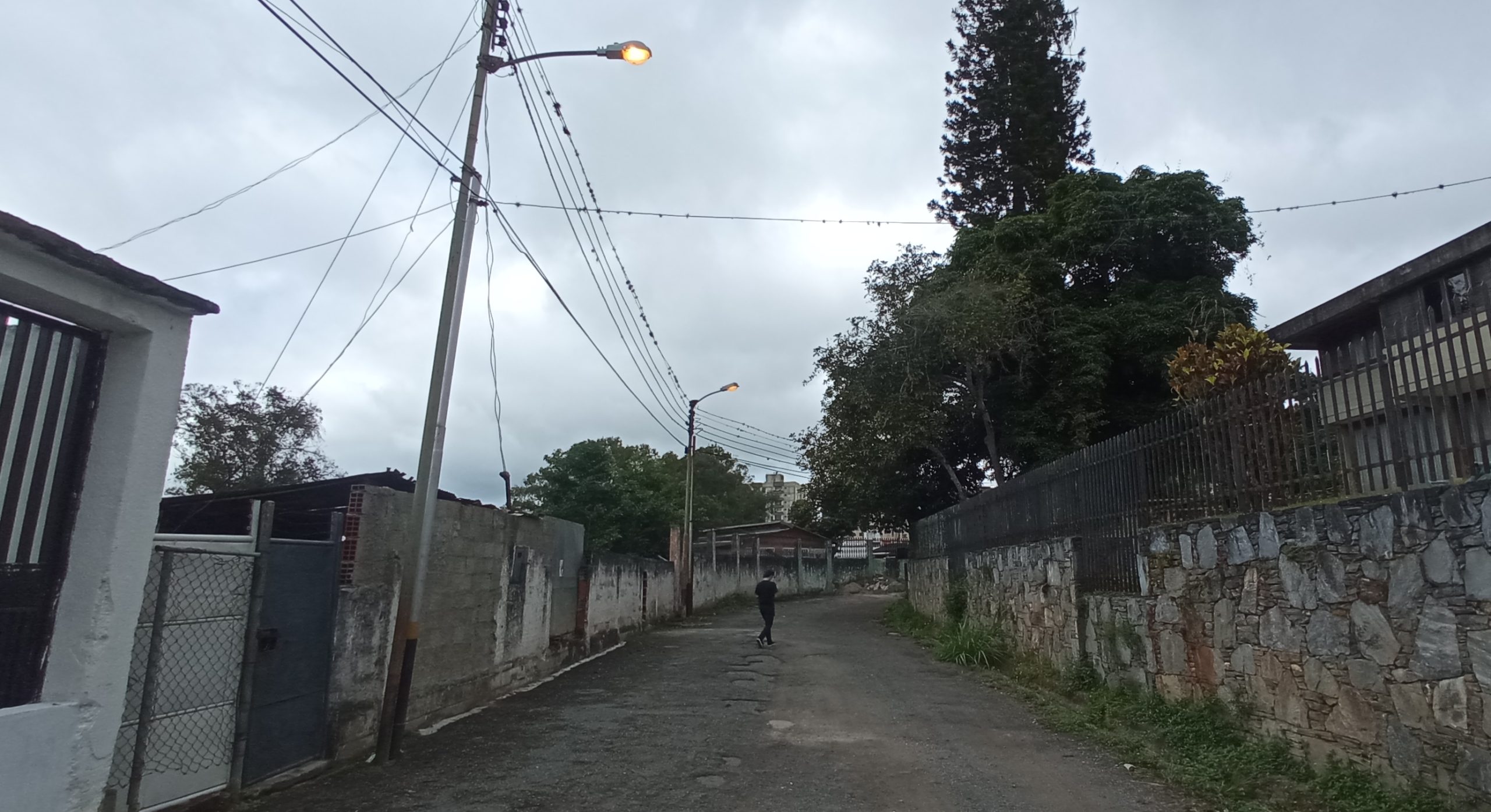 Alumbrado público de La Macarena Norte encendido las 24 horas