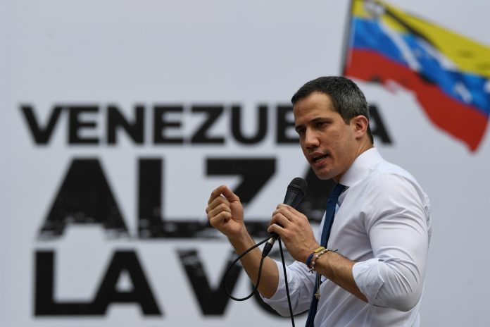 Guaido pide a Bernabe devolver Acción Democrática