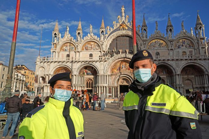 Italia extrema restricciones a los no vacunados con el certificado reforzado