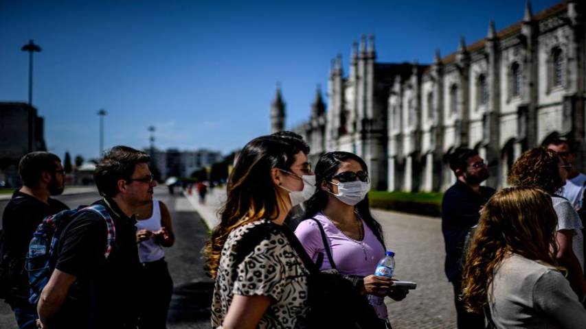 Portugal suma tercer día con más de 40 mil contagios y suben las muertes