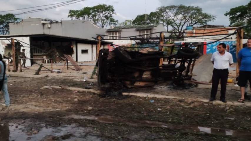 Un muerto y 5 heridos por explosión de carro bomba en Arauca