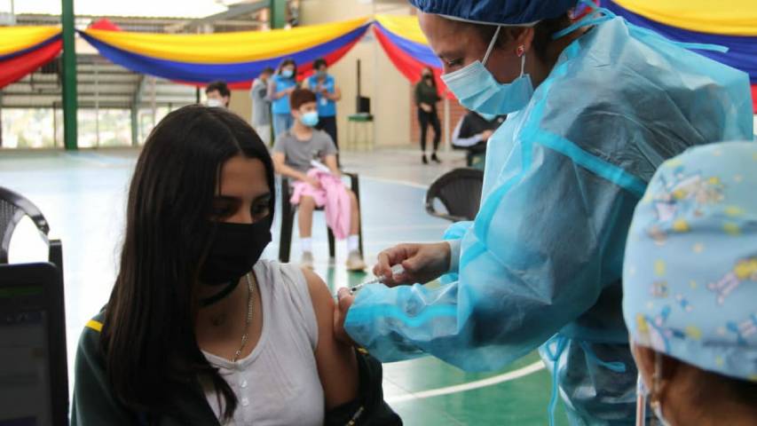 Ecuador pasa a «luz roja» por el repunte de contagios