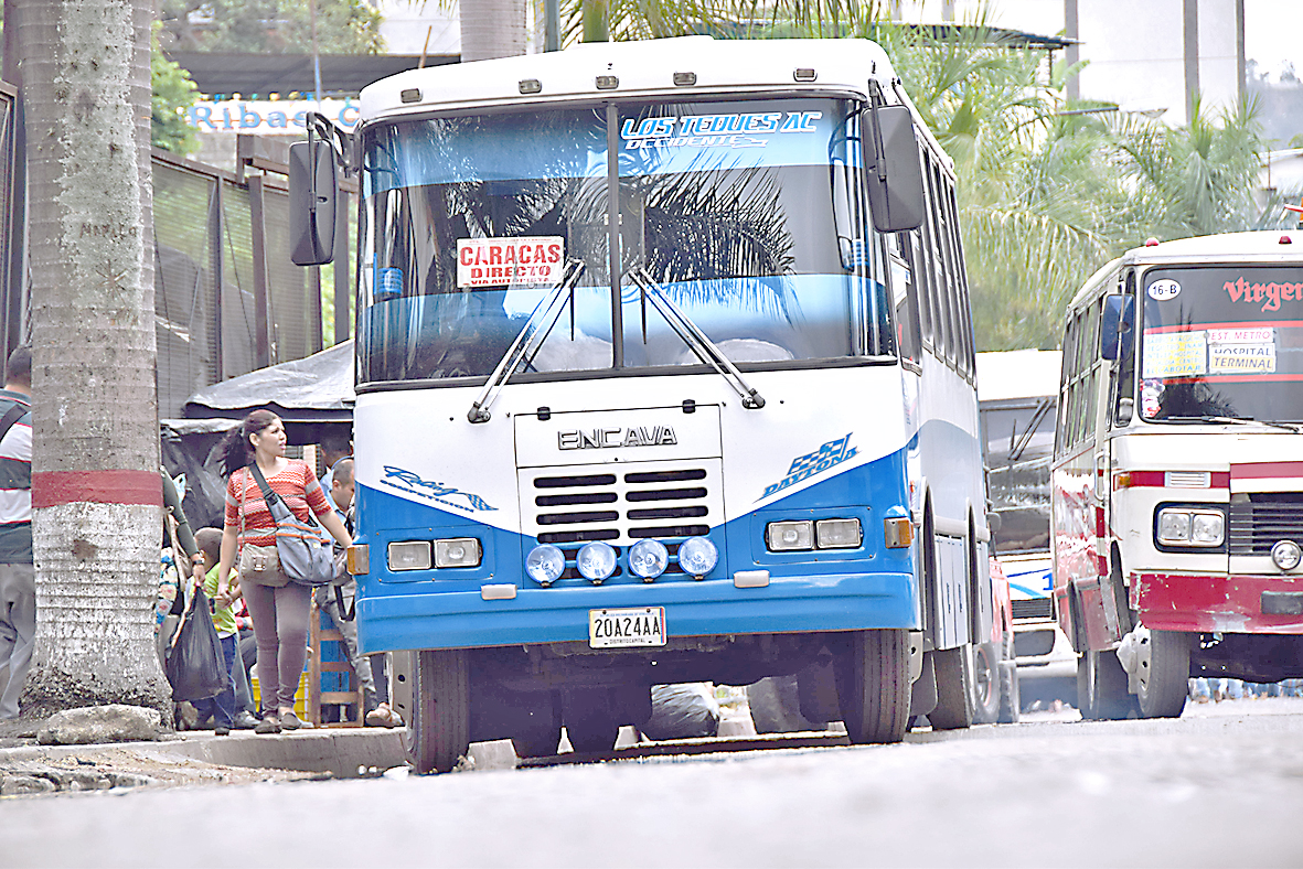 Atracan autobus de San Antonio