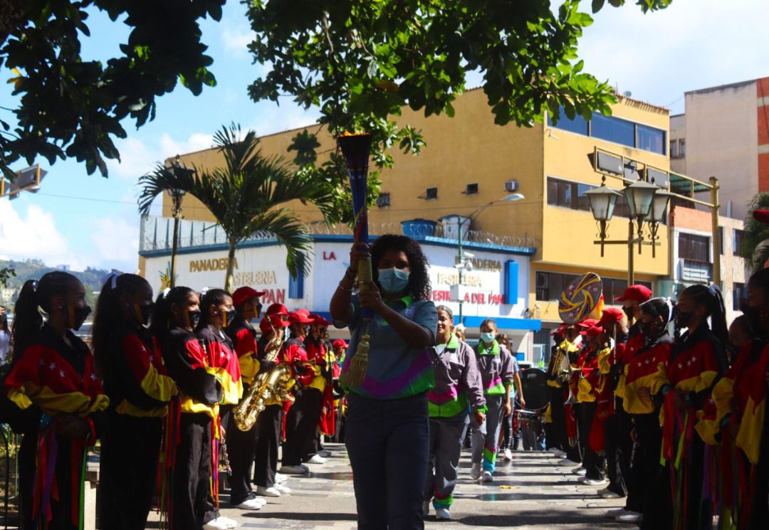 Fuego Patrio llegó a la plaza Bolívar de Los Teques