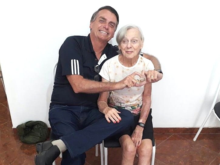 Muere la madre de Bolsonaro a los 94 años