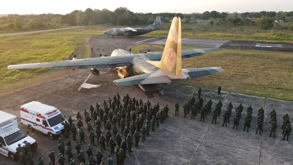 Fuerza Armada se despliega para luchar contra grupos terroristas colombianos