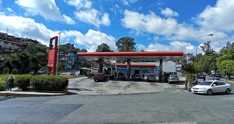 Conductores destacan reducción en tiempos de espera para surtir