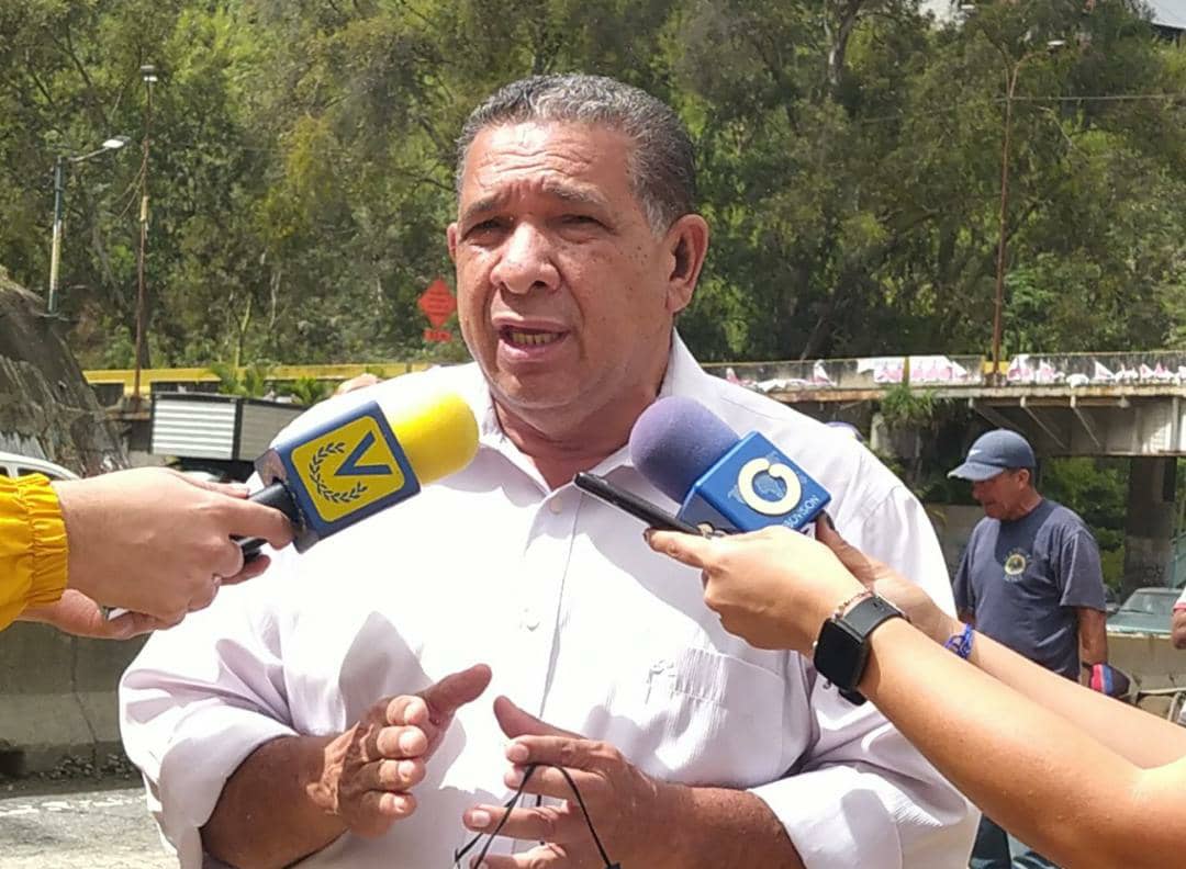 Morales exhorta a “no pagar por la emisión de trámites” en Carrizal