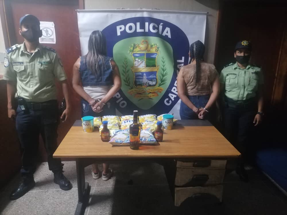 Presas dos mujeres por hurto de alimentos y licores en Carrizal