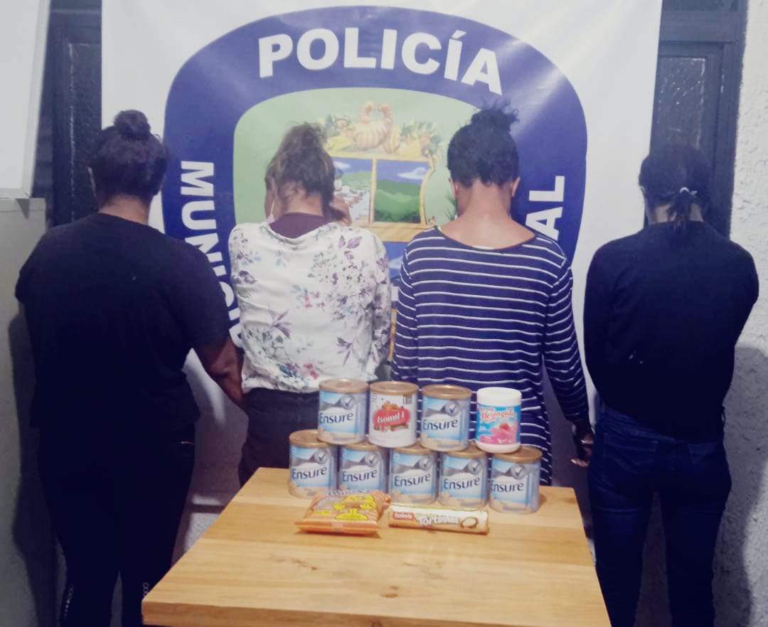 Policarrizal atrapa a cuatro mujeres por hurto de suplementos alimenticios
