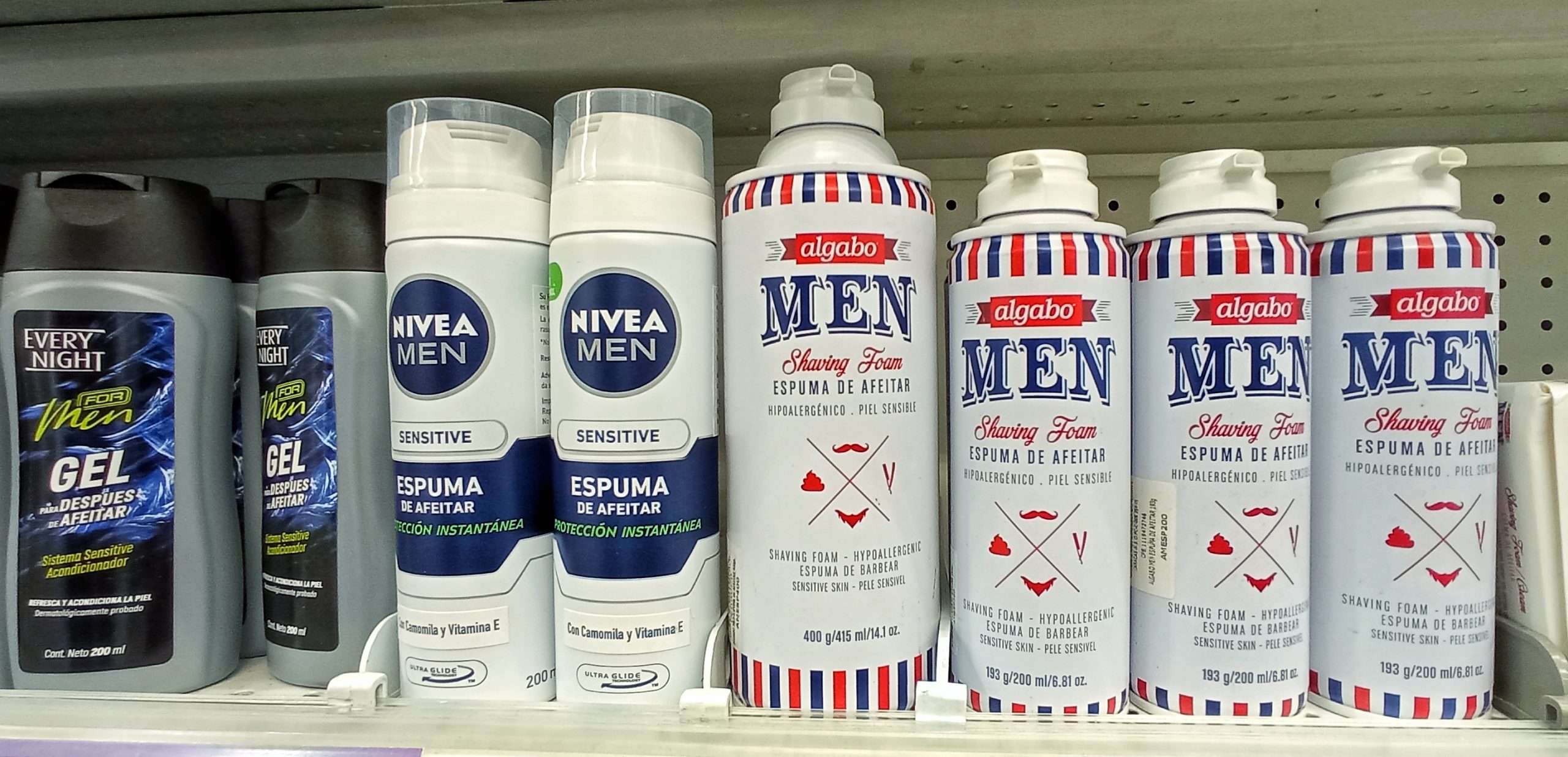 Espuma de afeitar se encuentra desde $3