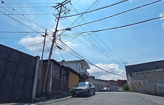 Hampa ataca Calle Montenegro por falta de alumbrado público