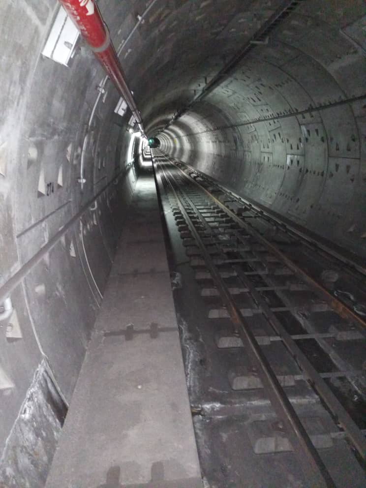 Sustituyen luminarias en túneles de Metro de Los Teques