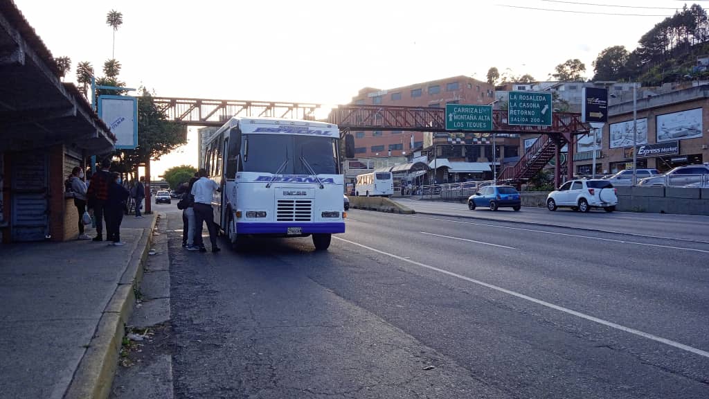 Abatidos dos atracadores de autobús en la Panamerica