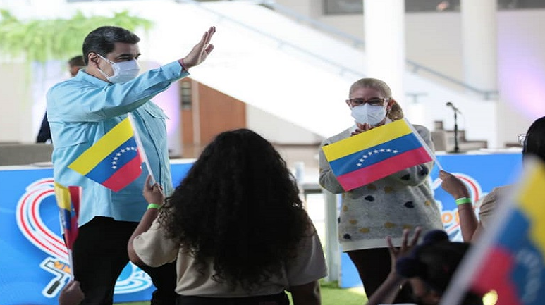 Maduro anuncia inicio e clases 100% presenciales en todos los niveles de educación