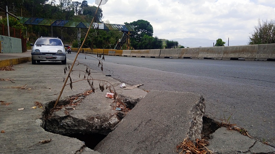 Advierten sobre socavamiento en el km 22 de la Panamericana