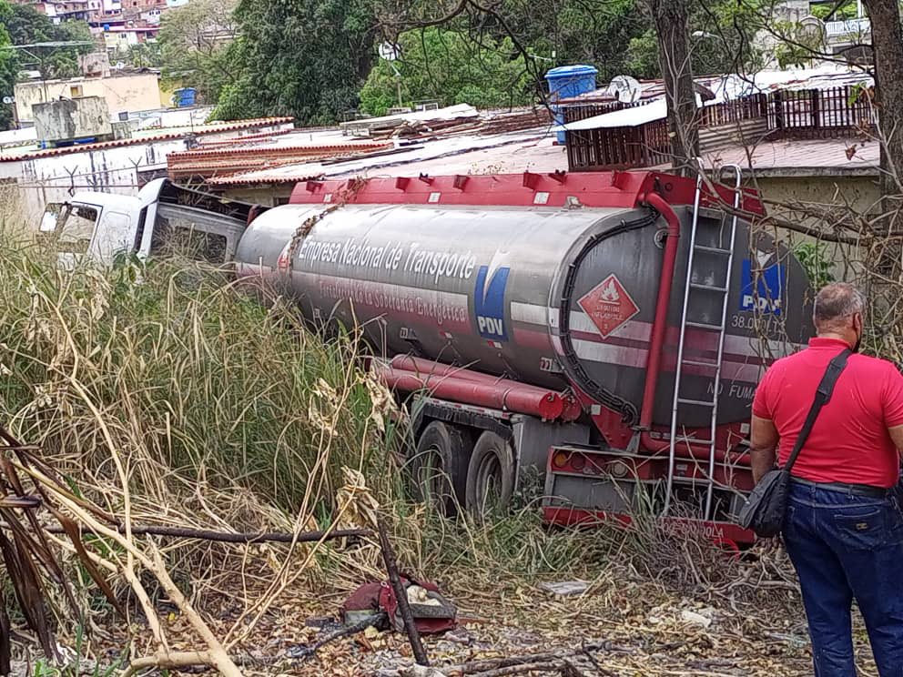 Gandola desbarrancada en Panamericana generó caos