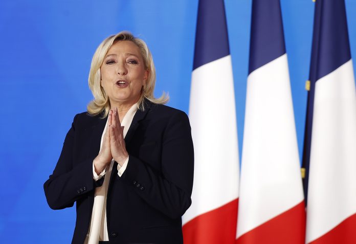 Le Pen reconoce su derrota