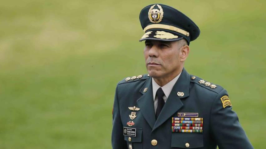 Polémica en Colombia por declaraciones del jefe del Ejército contra Petro