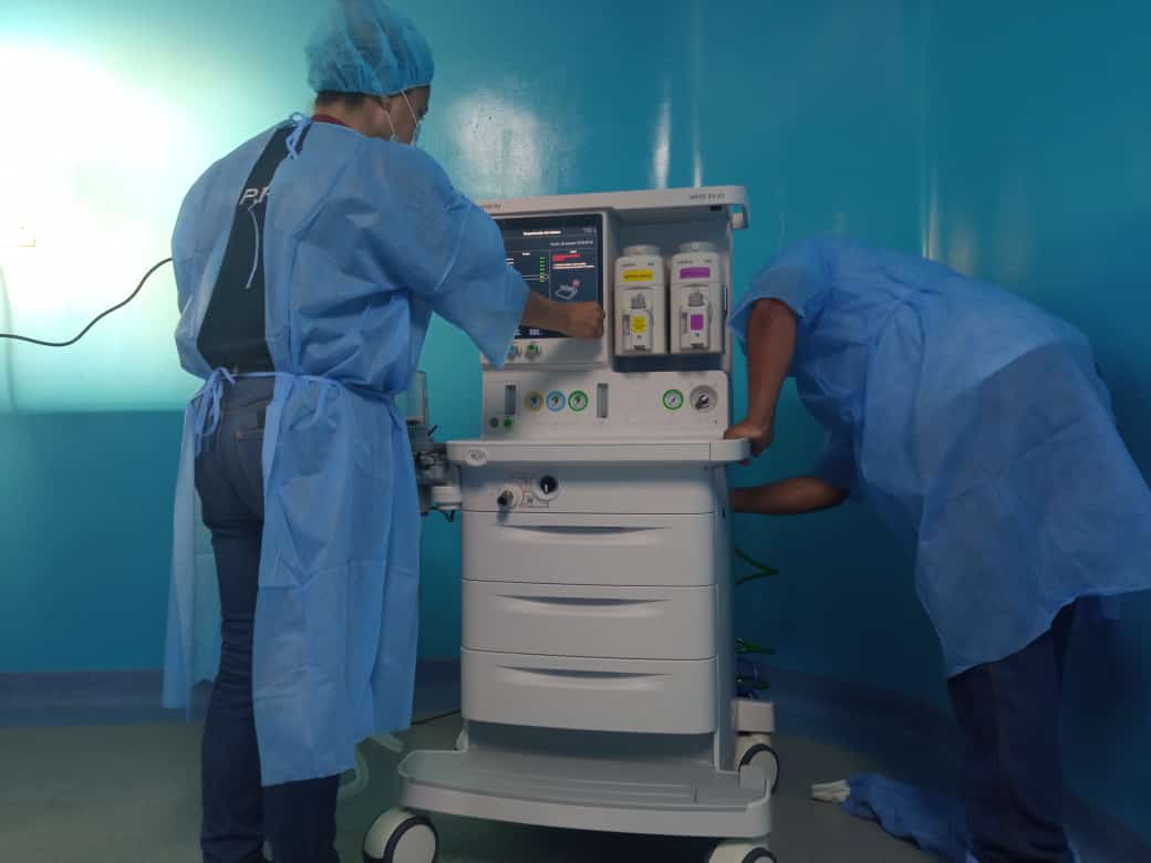 Llegan dos máquinas de anestesia al Hospital Victorino Santaella