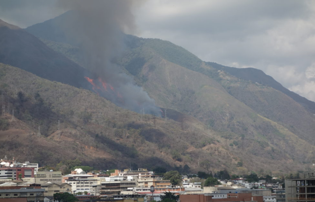 Reportan nuevo incendio en el Waraira Repano
