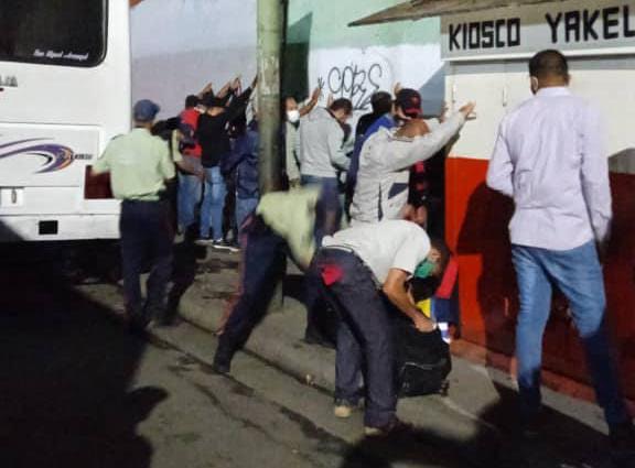 Activan plan de seguridad en paradas de autobuses