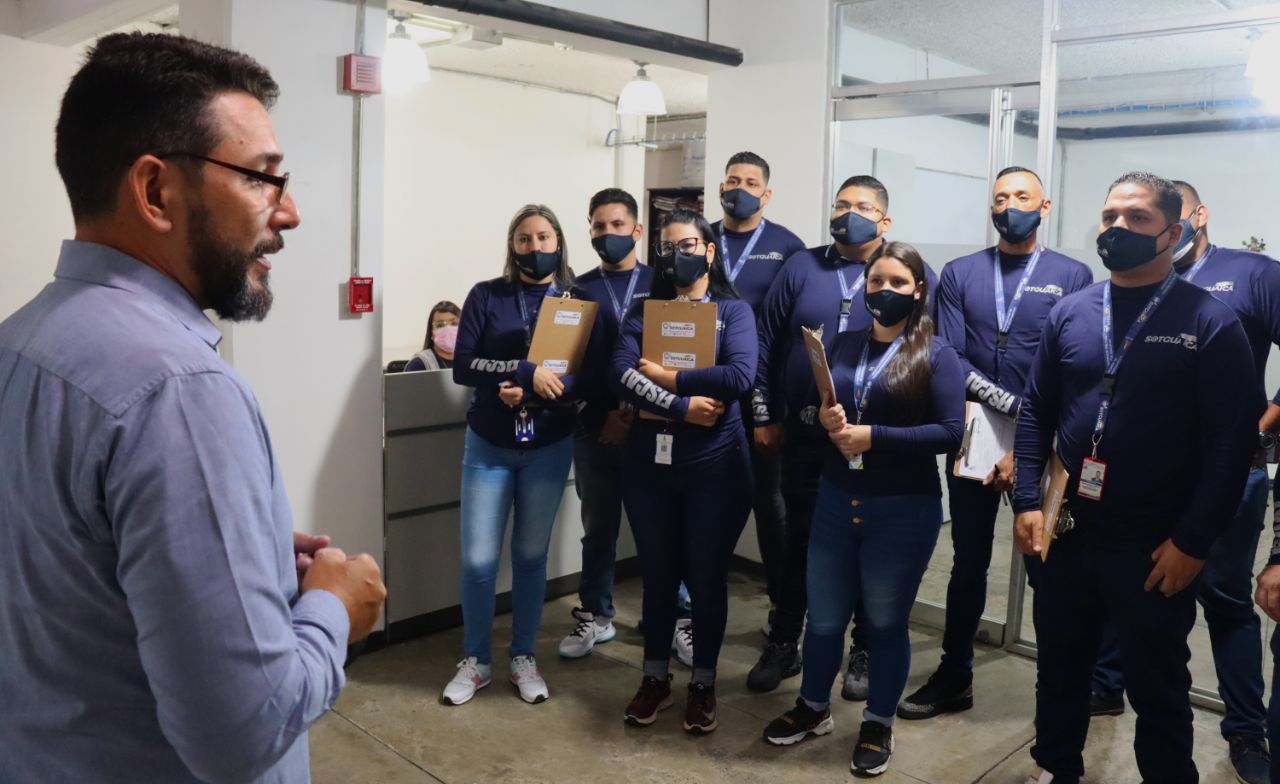 Fiscales tributarios supervisan  comercios en Guaicaipuro