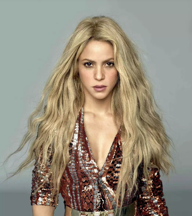 <strong><em>Al banquillo Shakira</em></strong><strong><em></em></strong>
