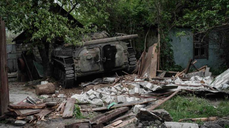 Rusia se centra en Lugansk tras retirarse de Járkov