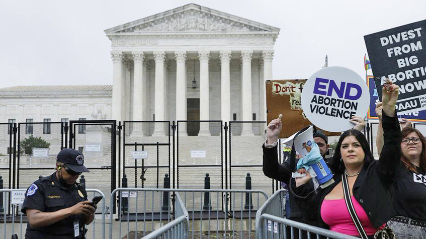 La Corte Suprema de EEUU revoca derecho constitucional al aborto