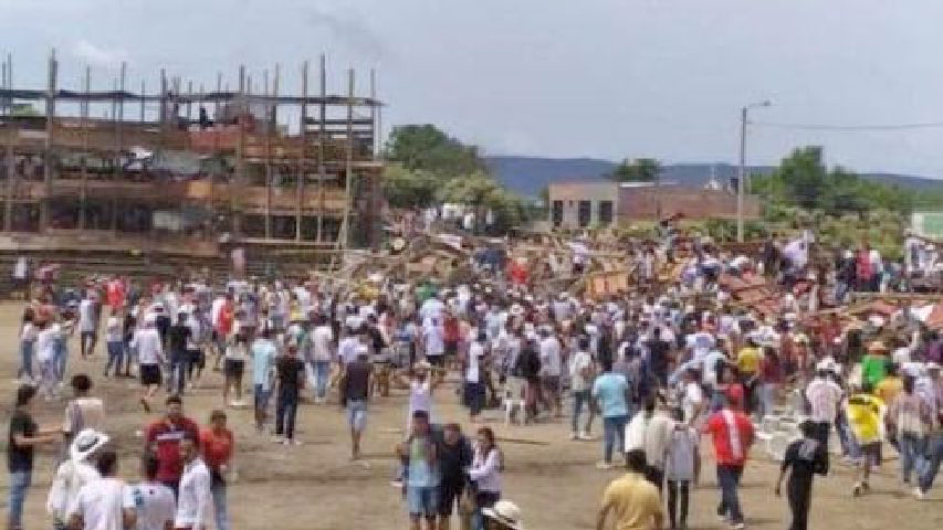 Cuatro muertos por desplome de palco de una plaza de toros en Colombia