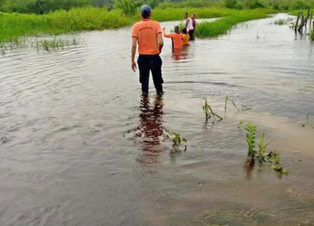 Catorce familias fueron evacuadas tras desbordamiento del río Guanare