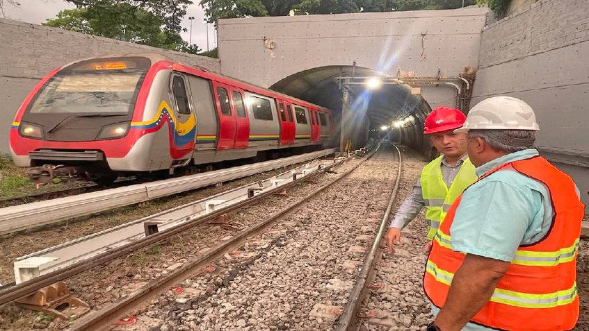 Línea 1 del Metro de Caracas restablece sus operaciones