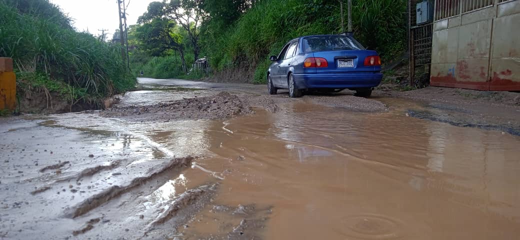 Despliegue continúo en Altos Mirandinos por lluvias