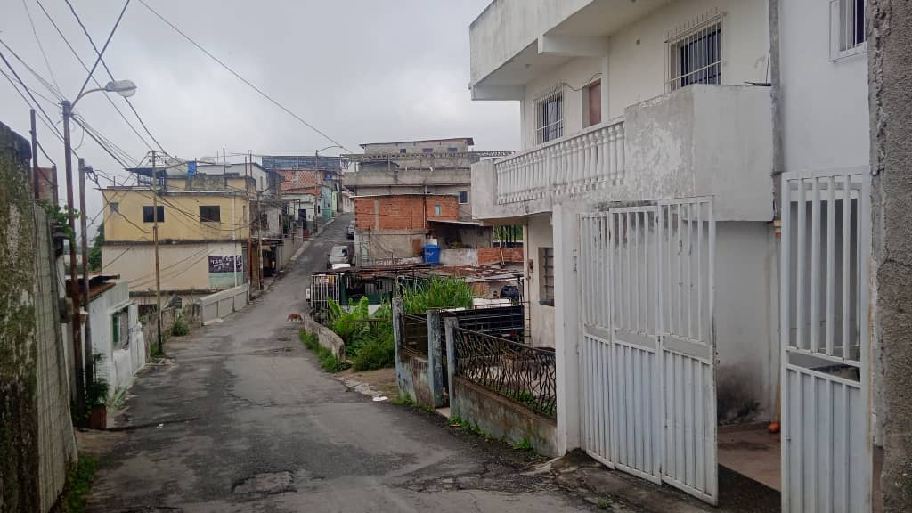 Más de tres años con déficit de agua en Barrio Bolívar