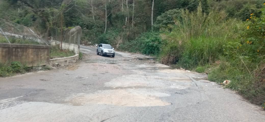 Concejal saliense denuncia deterioro de vía de La Mariposa