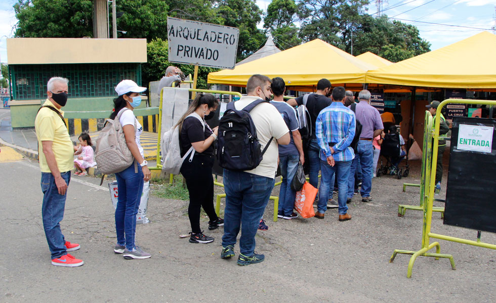 Colombianos residentes en Venezuela vuelven a votar en la frontera
