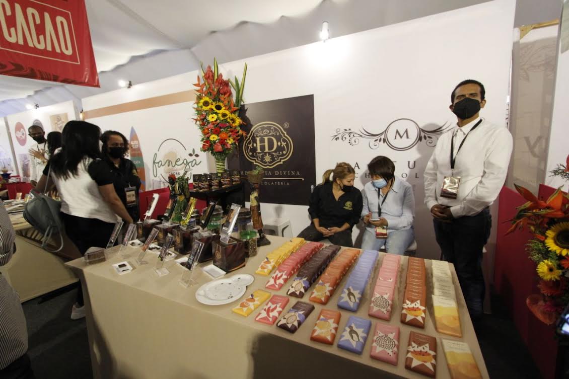 Se concretaron 30 intercambios comerciales en Expoferia Cacao