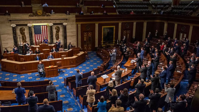 Congreso de EEUU llama a declarar a los principales fabricantes de armas