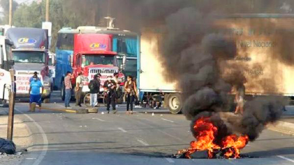 Transportistas y agricultores inician paro en Perú
