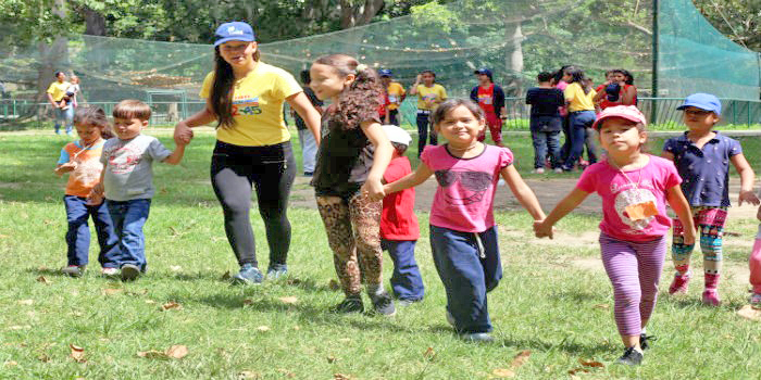 Pocos padres pueden costear un plan vacacional