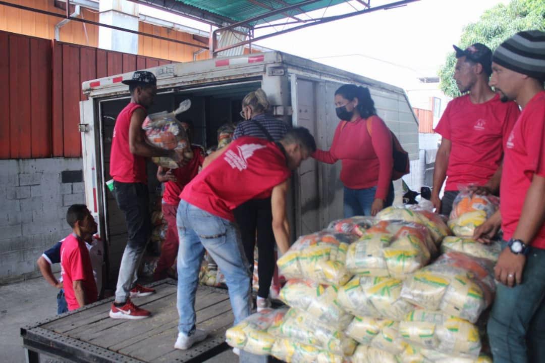 Proveal distribuye bolsas CLAP a 5 mil familias