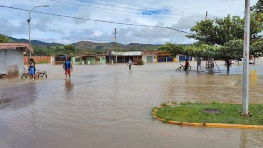 Más de 4 mil familias afectadas por inundaciones en Santa Elena de Uairén