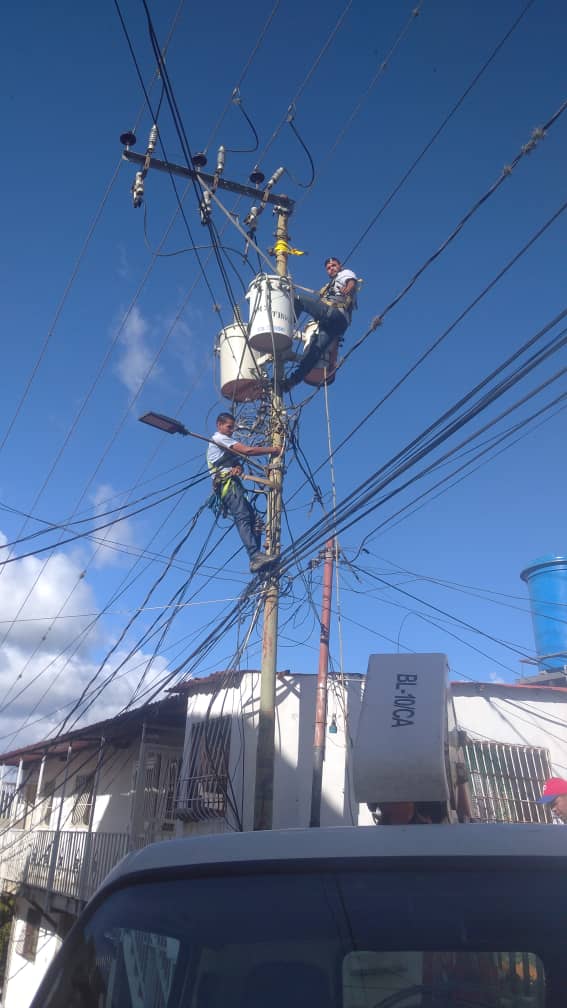 Vuelve la energía tras 97 días de espera